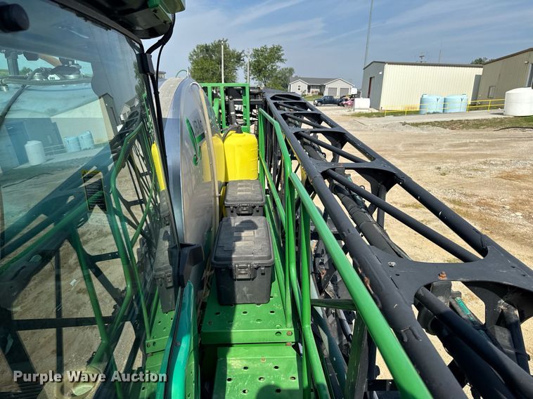 image for item YA0605 2010 John Deere 4930 sprayer