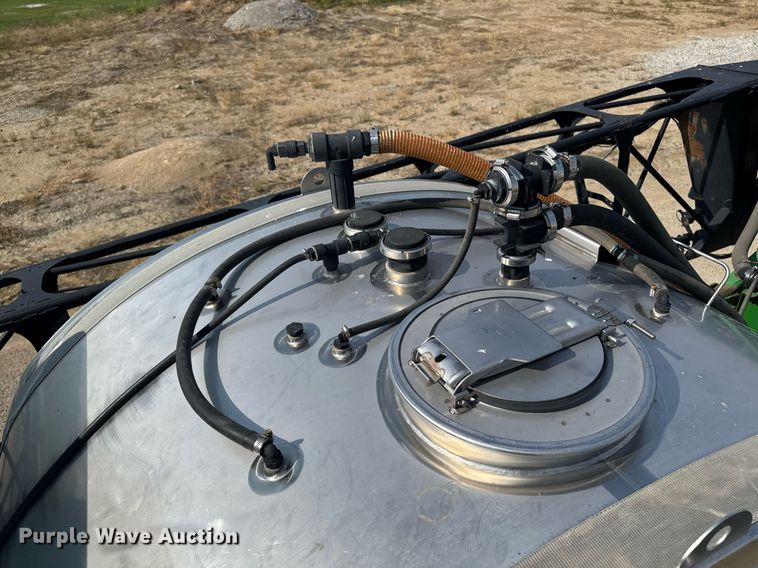 image for item YA0605 2010 John Deere 4930 sprayer