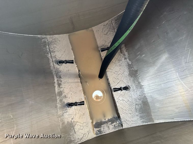 image for item YA0605 2010 John Deere 4930 sprayer