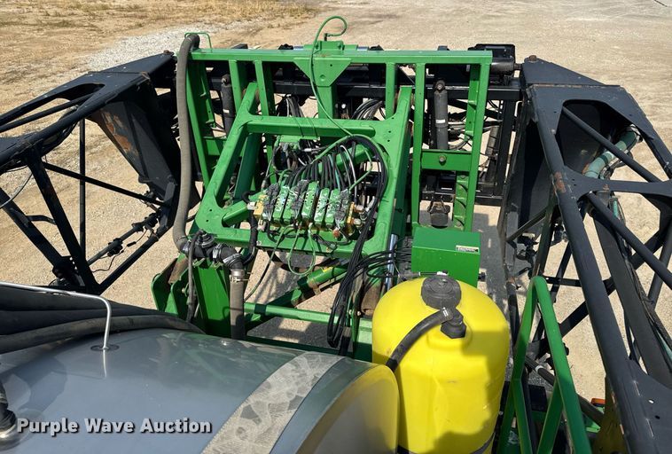 image for item YA0605 2010 John Deere 4930 sprayer