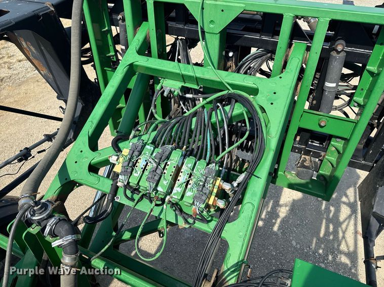 image for item YA0605 2010 John Deere 4930 sprayer