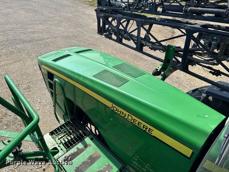 image for item YA0605 2010 John Deere 4930 sprayer