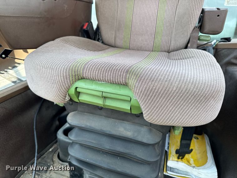 image for item YA0605 2010 John Deere 4930 sprayer