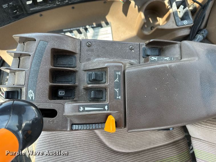 image for item YA0605 2010 John Deere 4930 sprayer