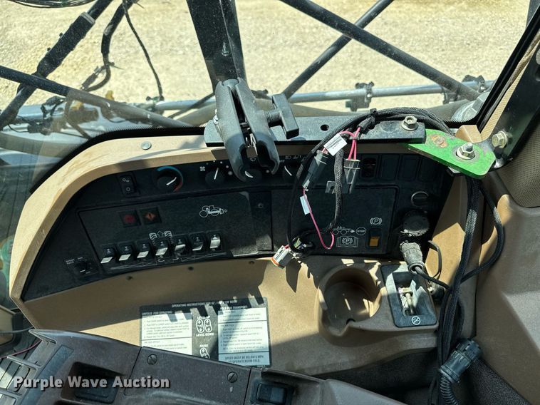 image for item YA0605 2010 John Deere 4930 sprayer