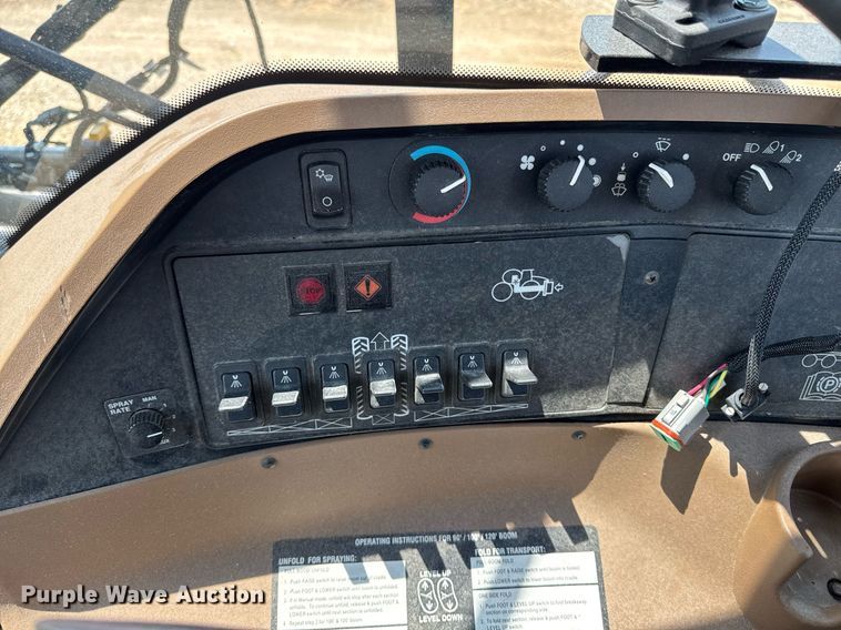 image for item YA0605 2010 John Deere 4930 sprayer