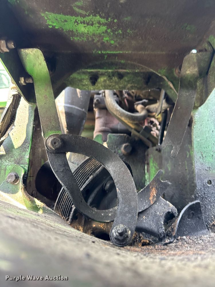 image for item YA0605 2010 John Deere 4930 sprayer