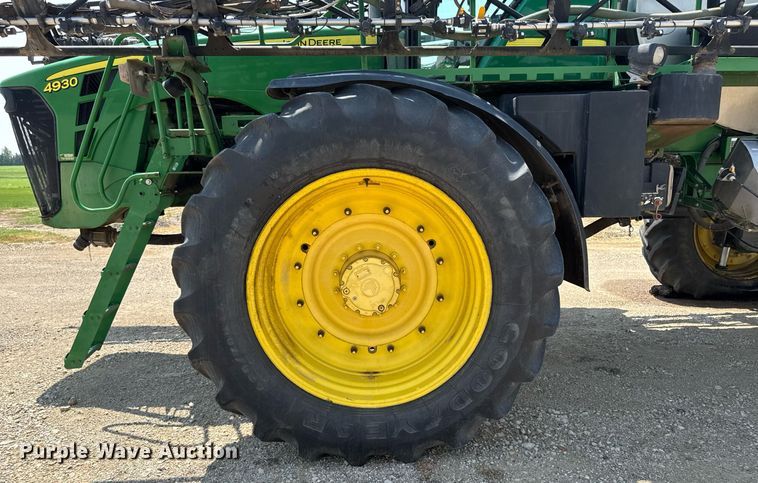 image for item YA0605 2010 John Deere 4930 sprayer