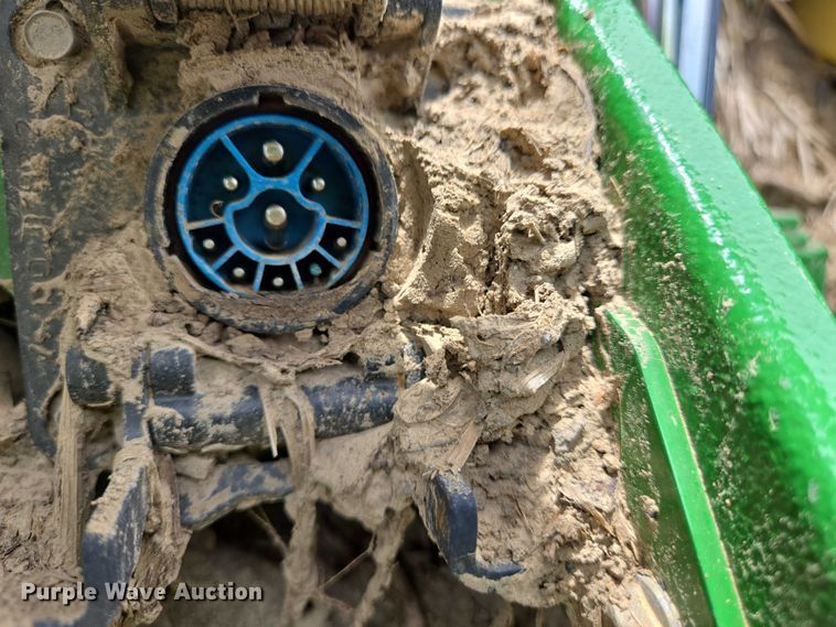 image for item YA0620 2023 John Deere  8RX 340 MFWD tractor