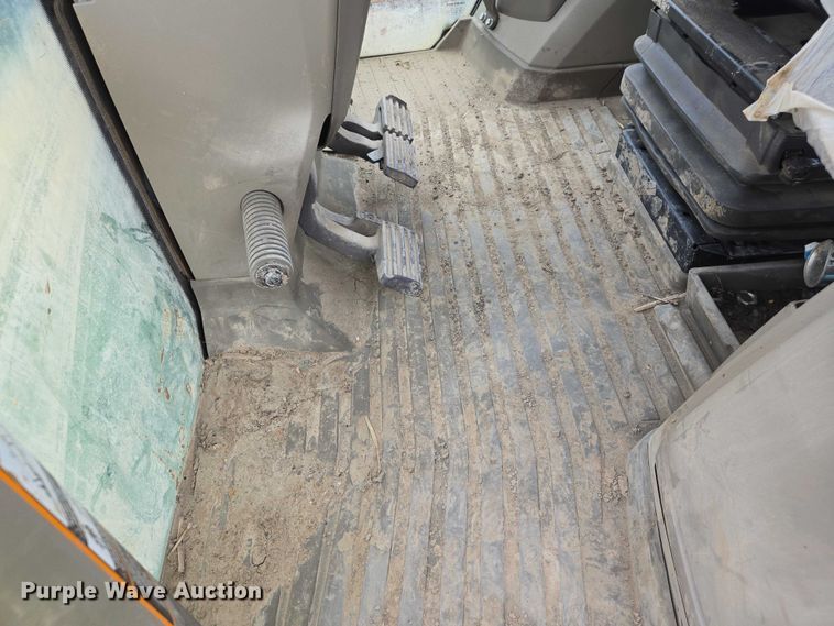 image for item YA0620 2023 John Deere  8RX 340 MFWD tractor