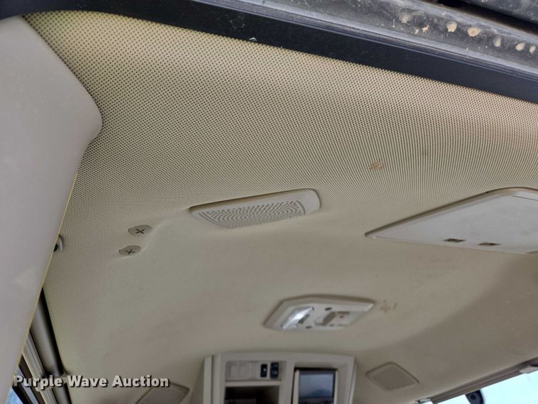 image for item YA0620 2023 John Deere  8RX 340 MFWD tractor