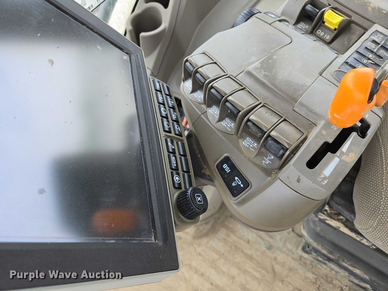 image for item YA0620 2023 John Deere  8RX 340 MFWD tractor