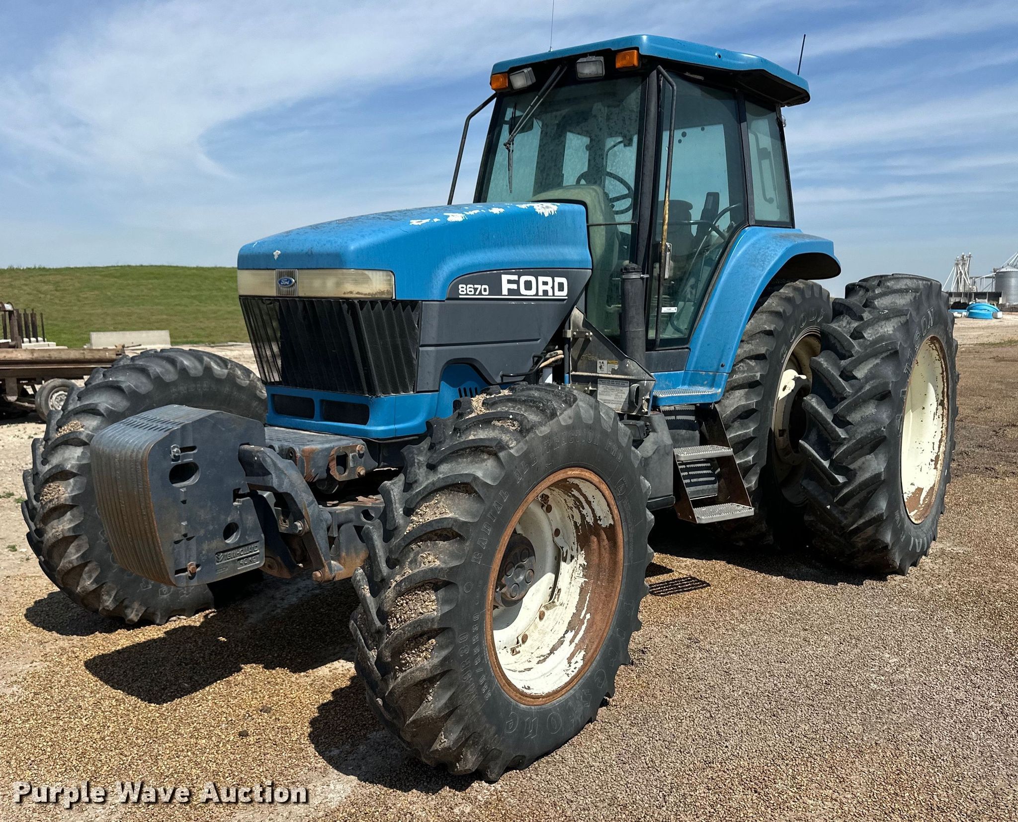 Ford 8670 MFWD tractor in Scott City, KS | Item EQ4889 for