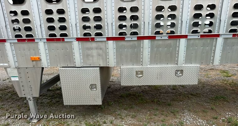 image for item DI9011 2006 Wilson PSADL-400P livestock trailer