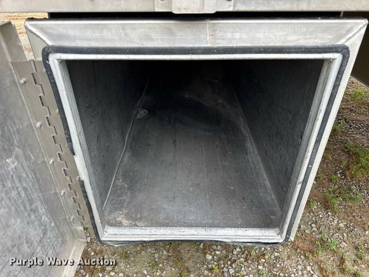 image for item DI9011 2006 Wilson PSADL-400P livestock trailer