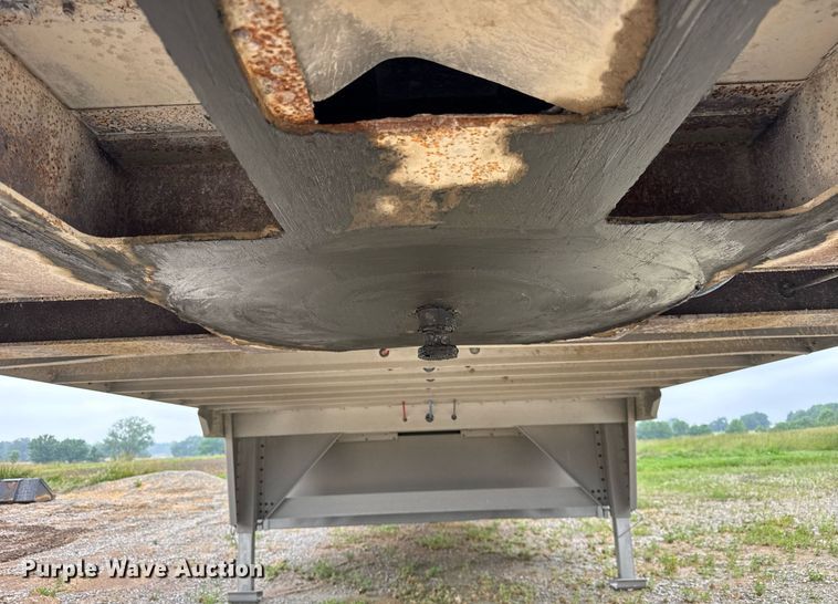 image for item DI9011 2006 Wilson PSADL-400P livestock trailer