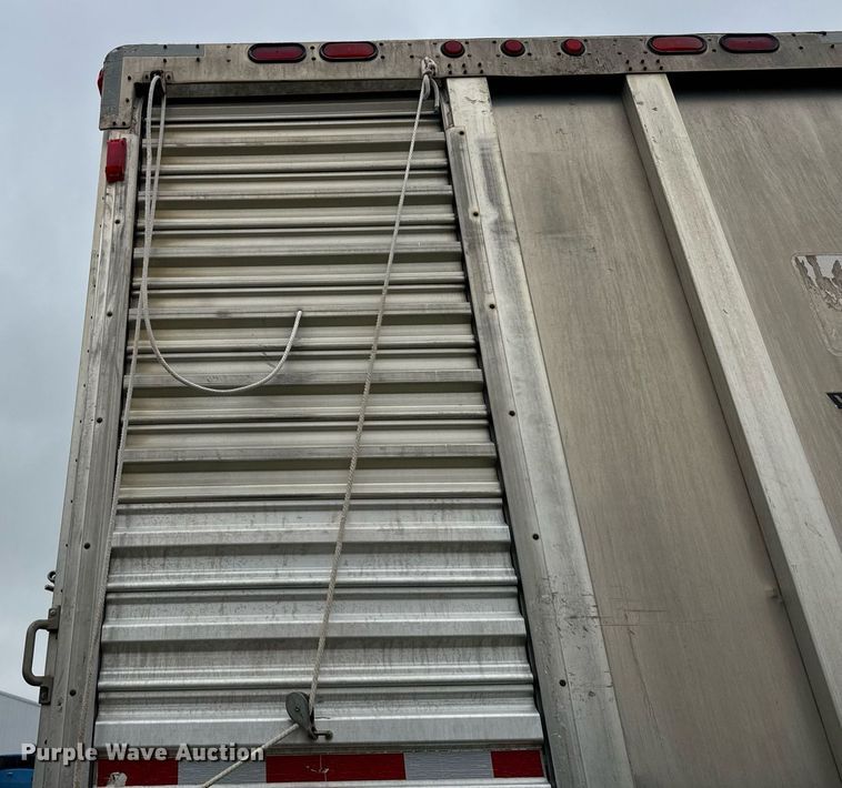 image for item DI9011 2006 Wilson PSADL-400P livestock trailer