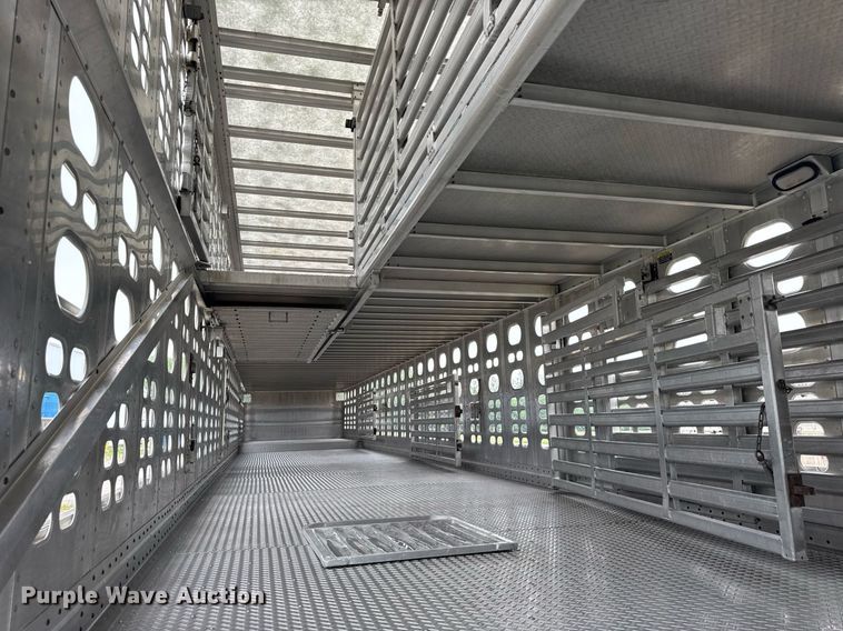 image for item DI9011 2006 Wilson PSADL-400P livestock trailer