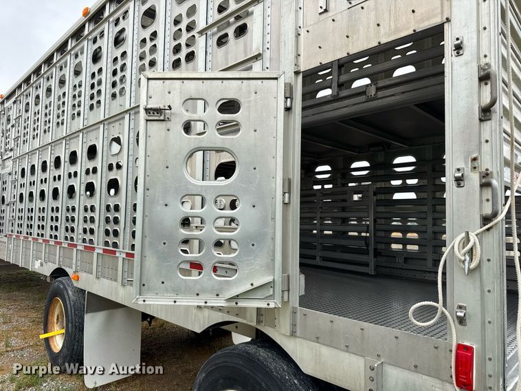 image for item DI9011 2006 Wilson PSADL-400P livestock trailer