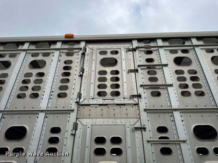 image for item DI9011 2006 Wilson PSADL-400P livestock trailer