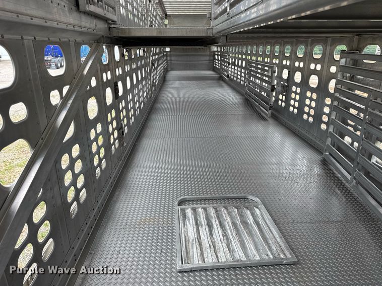 image for item DI9011 2006 Wilson PSADL-400P livestock trailer