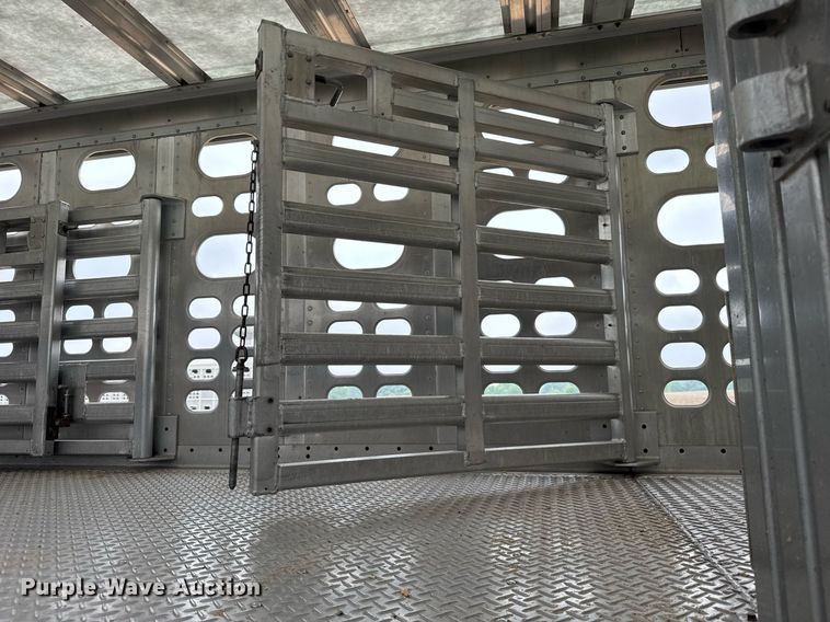 image for item DI9011 2006 Wilson PSADL-400P livestock trailer