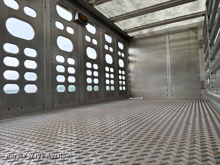 image for item DI9011 2006 Wilson PSADL-400P livestock trailer