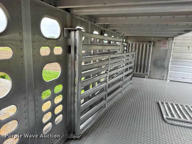 image for item DI9011 2006 Wilson PSADL-400P livestock trailer