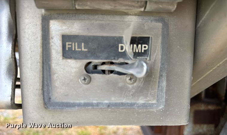 image for item DI9011 2006 Wilson PSADL-400P livestock trailer