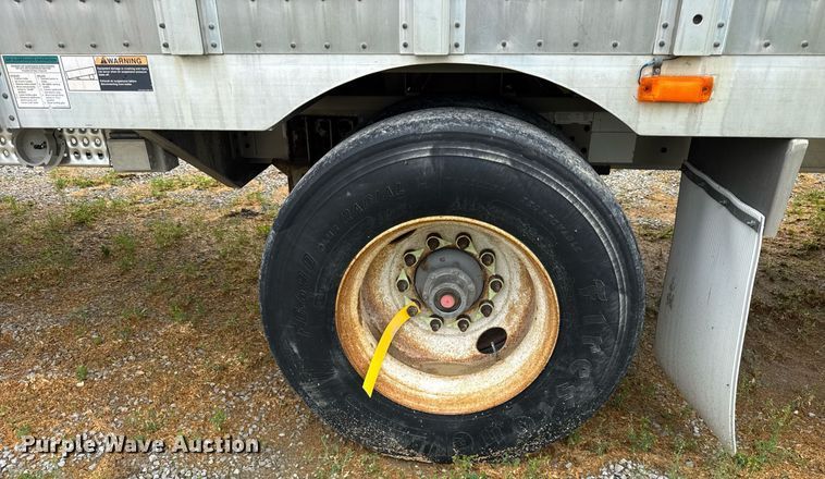 image for item DI9011 2006 Wilson PSADL-400P livestock trailer