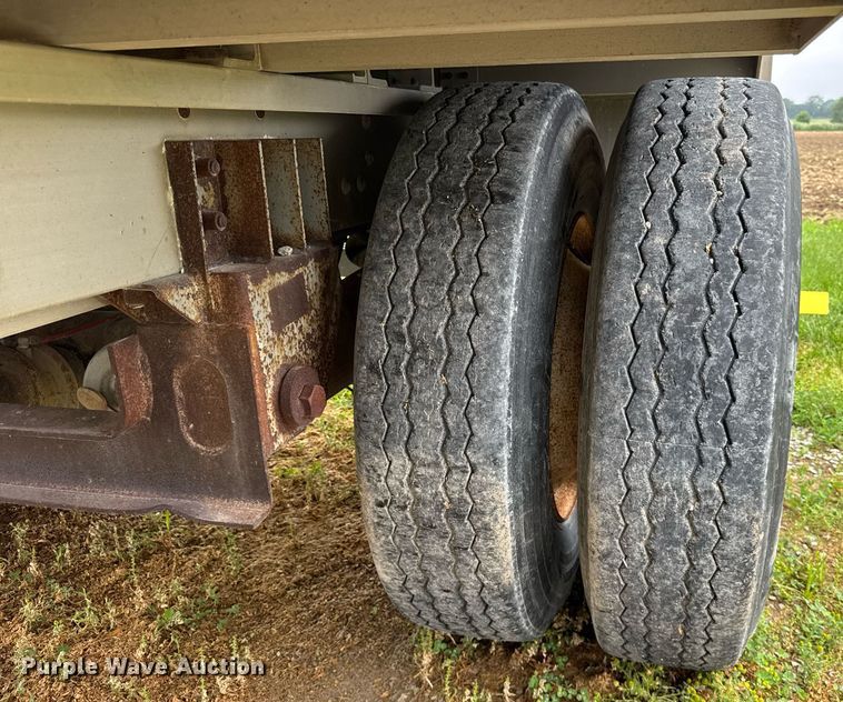 image for item DI9011 2006 Wilson PSADL-400P livestock trailer