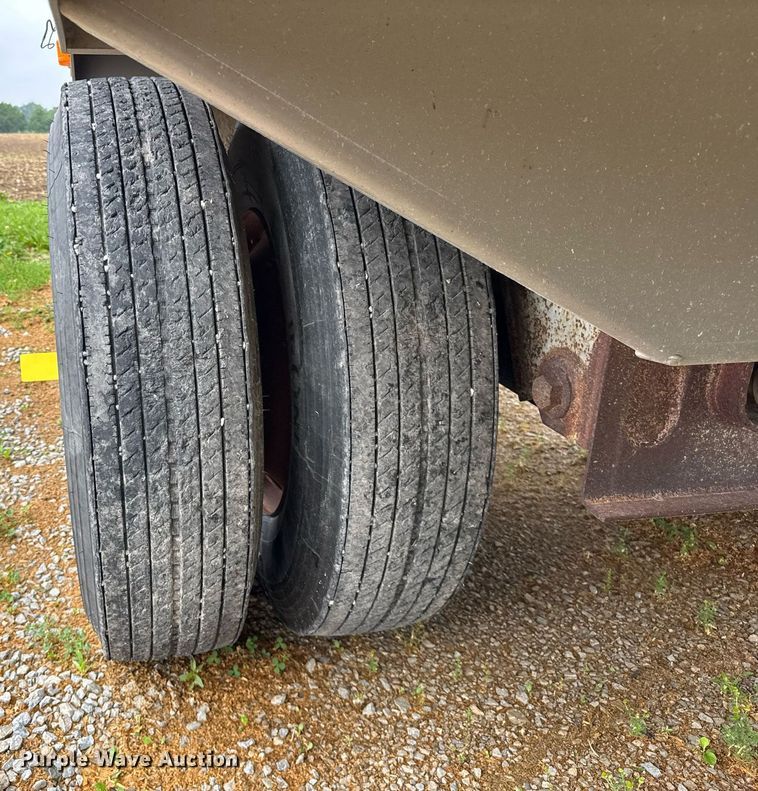 image for item DI9011 2006 Wilson PSADL-400P livestock trailer