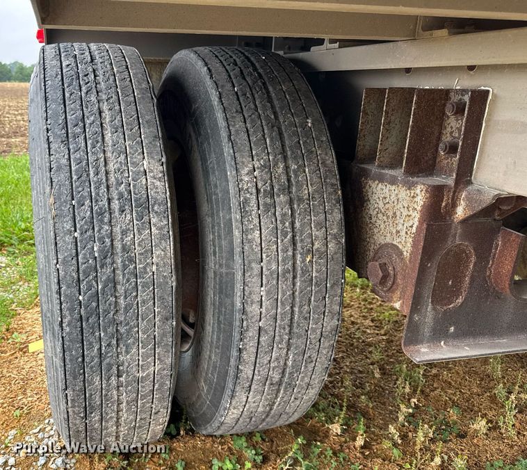 image for item DI9011 2006 Wilson PSADL-400P livestock trailer