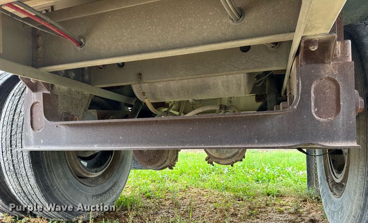 image for item DI9011 2006 Wilson PSADL-400P livestock trailer