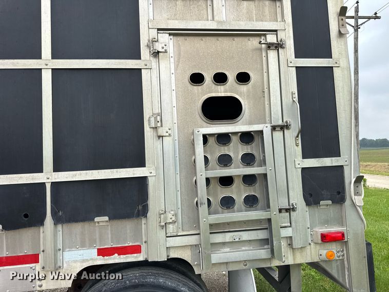 image for item DI9038 2008 EBY livestock trailer
