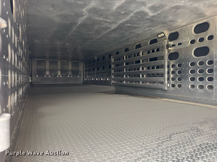 image for item DI9038 2008 EBY livestock trailer