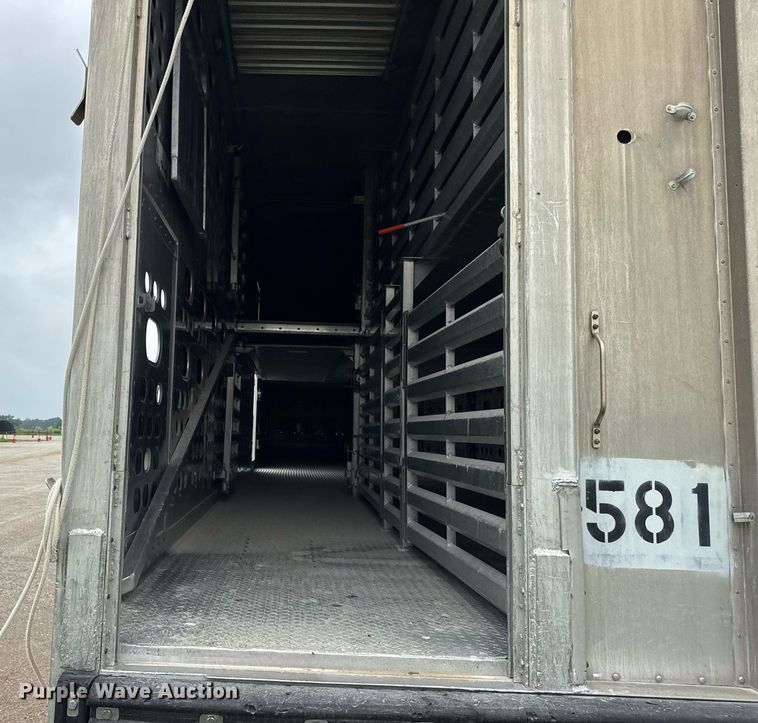 image for item DI9038 2008 EBY livestock trailer