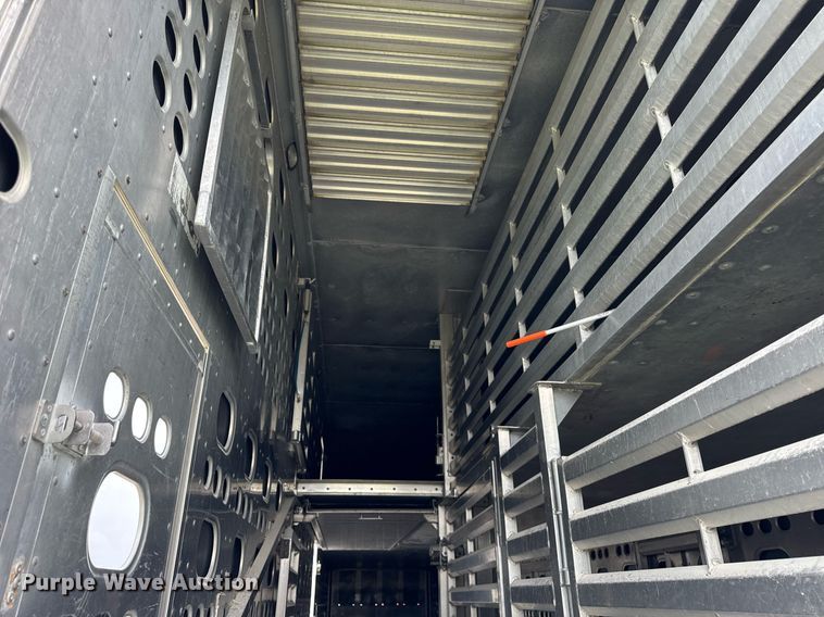 image for item DI9038 2008 EBY livestock trailer