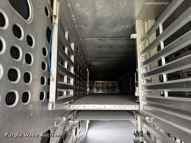 image for item DI9038 2008 EBY livestock trailer