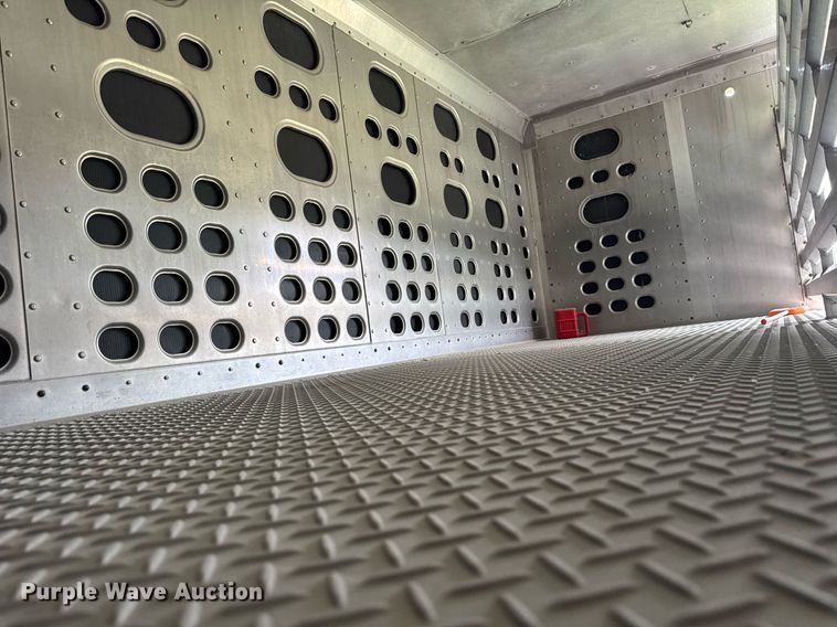 image for item DI9038 2008 EBY livestock trailer