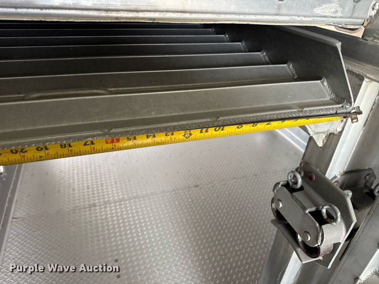 image for item DI9038 2008 EBY livestock trailer