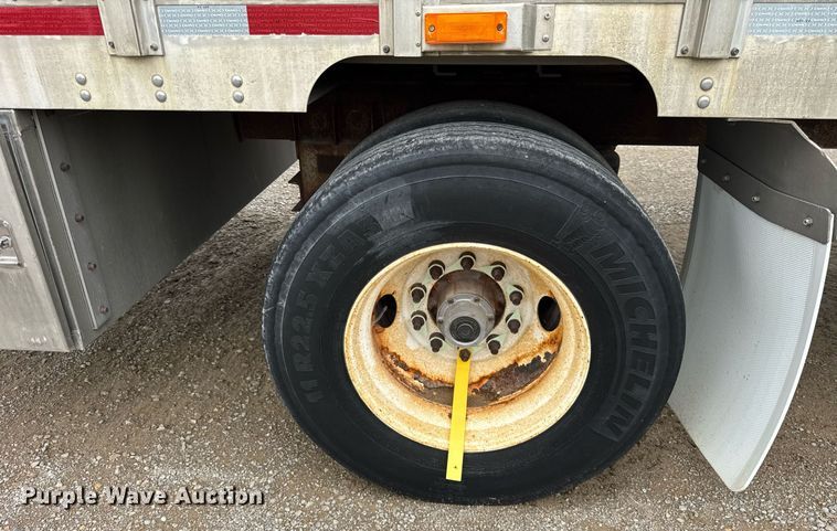 image for item DI9038 2008 EBY livestock trailer