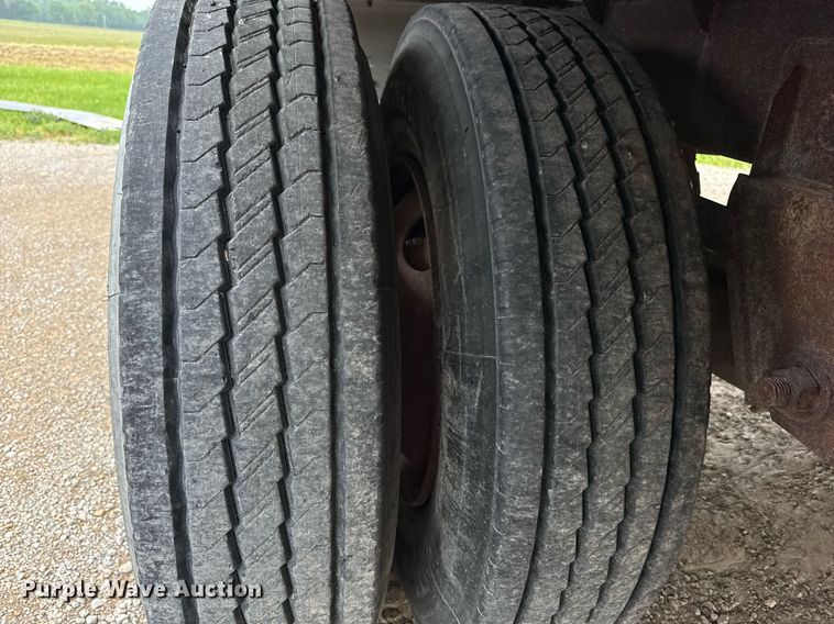 image for item DI9038 2008 EBY livestock trailer