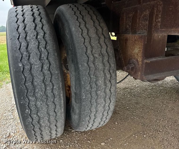 image for item DI9038 2008 EBY livestock trailer