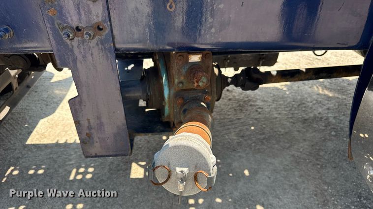 image for item DI9046 2017 Volvo VNM semi truck