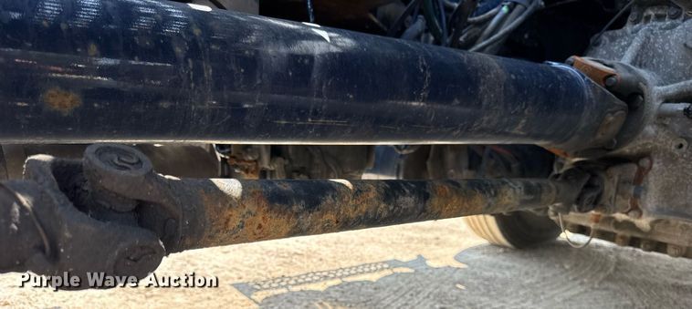 image for item DI9046 2017 Volvo VNM semi truck