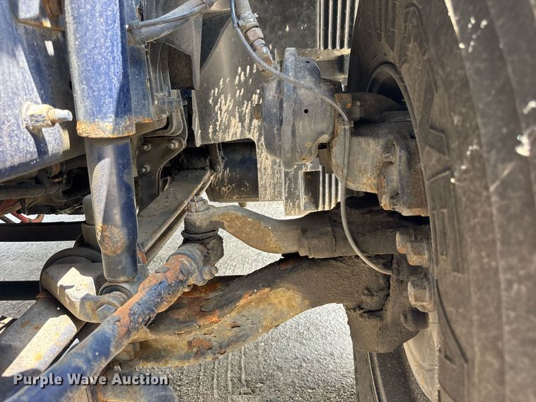 image for item DI9046 2017 Volvo VNM semi truck