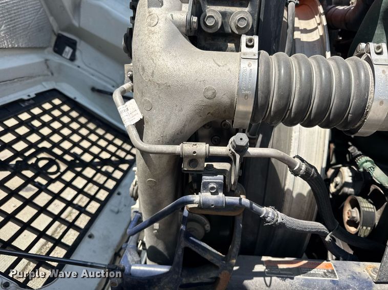 image for item DI9046 2017 Volvo VNM semi truck