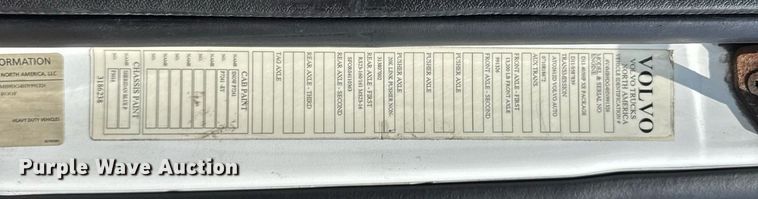 image for item DI9046 2017 Volvo VNM semi truck