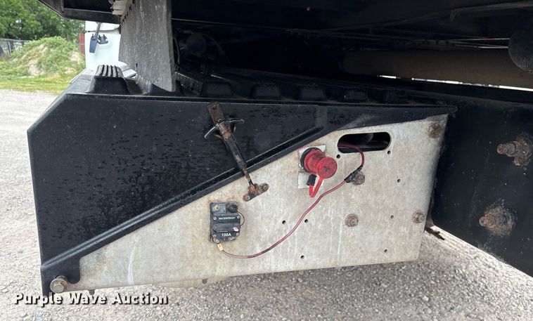 image for item DM1912 2006 International 9400i semi truck